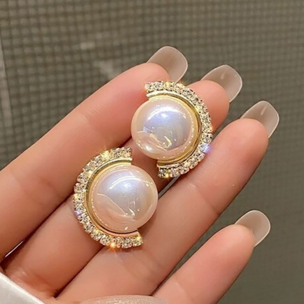 Beautiful pearl earrings